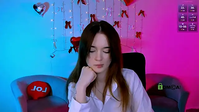 liana_kisses (F teen) - show tits