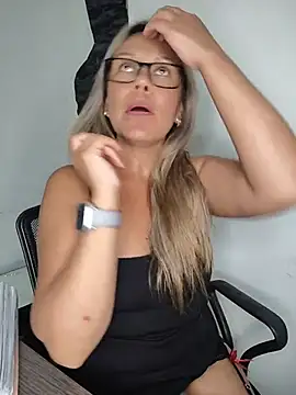 LilithBoneth webcam