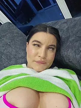 Pretty_Julieta webcam