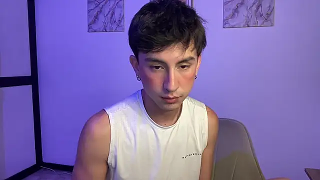sweettaaron01 webcam