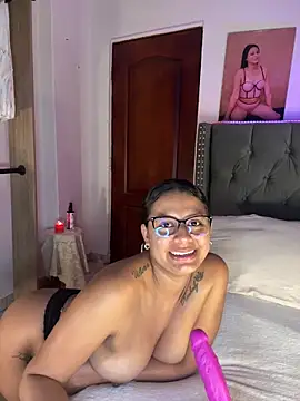 ema_zoe webcam