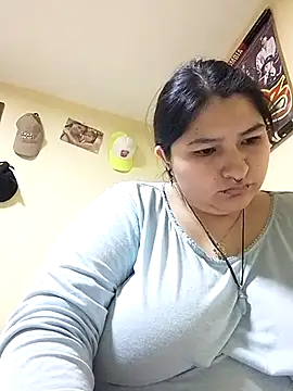 LauraHorny69 webcam