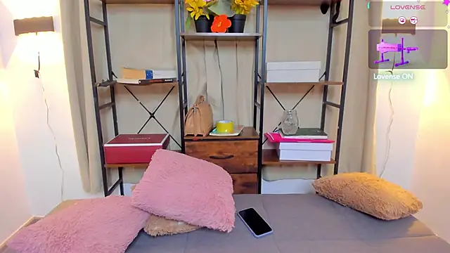 Lilybrunette_