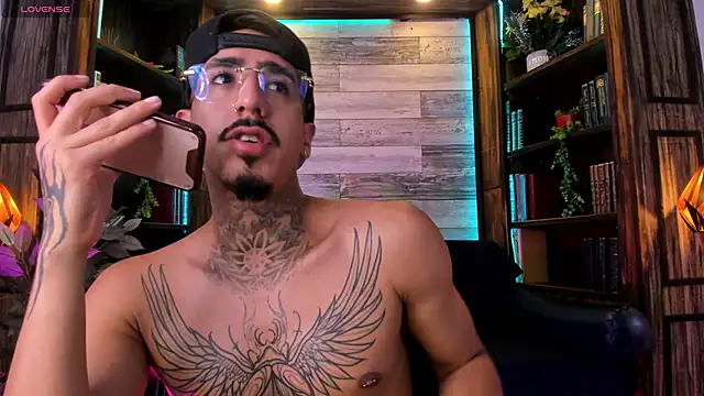 Donovan_Desmond webcam