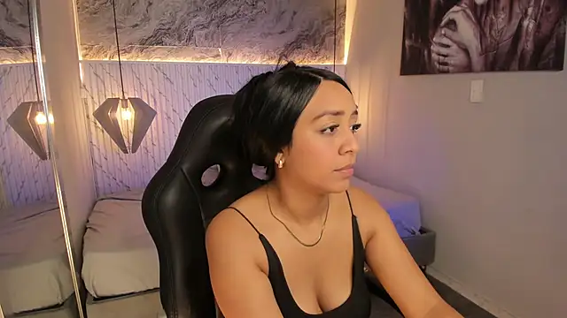 Esmeralda__18 webcam
