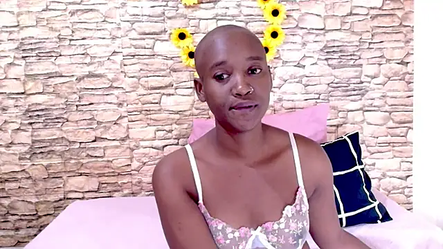 EbonyOlive69 webcam