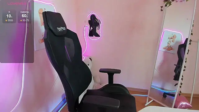 EvelinaLuu webcam