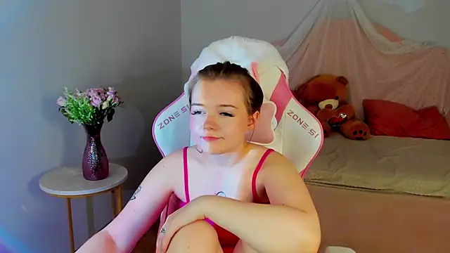 ElinaVale webcam