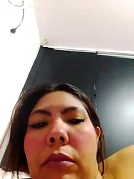 Izel_ webcam