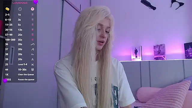BlondyLi webcam