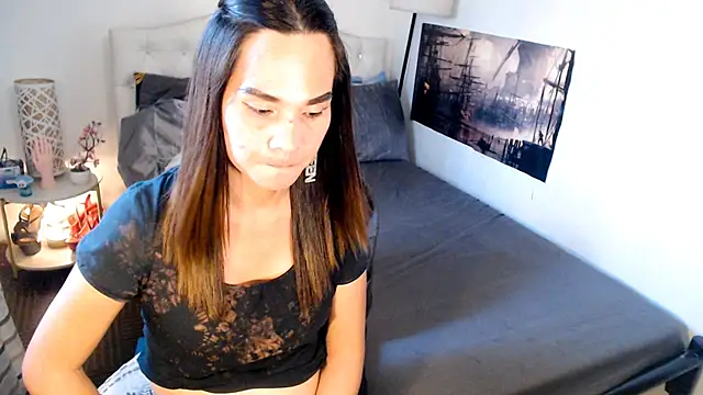 NinaDOM4CUM webcam