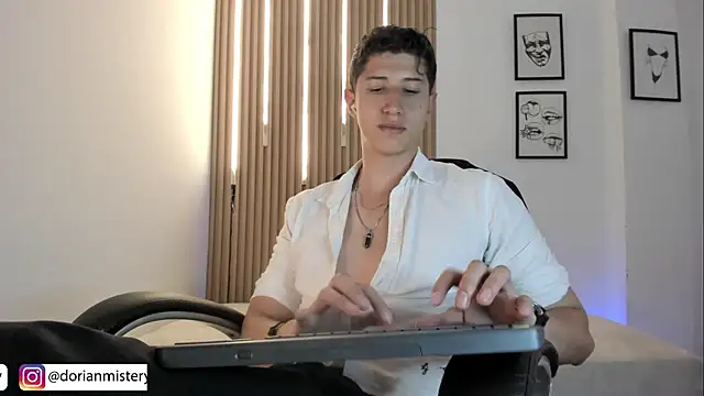 Dorianmistery2322_ webcam