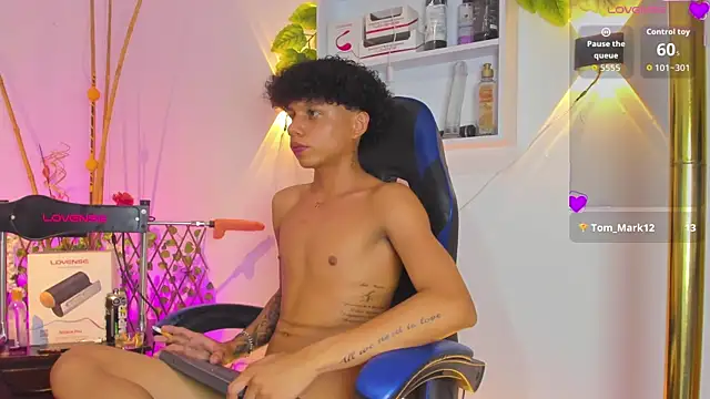 _taylor_black webcam