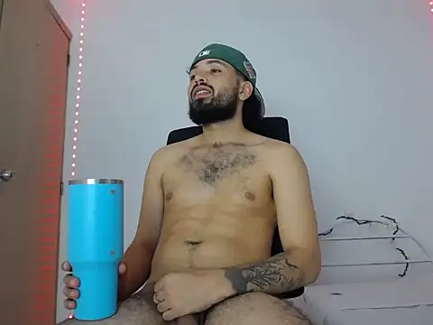 camilorestrepo77 (M young) - I love him with a big cock