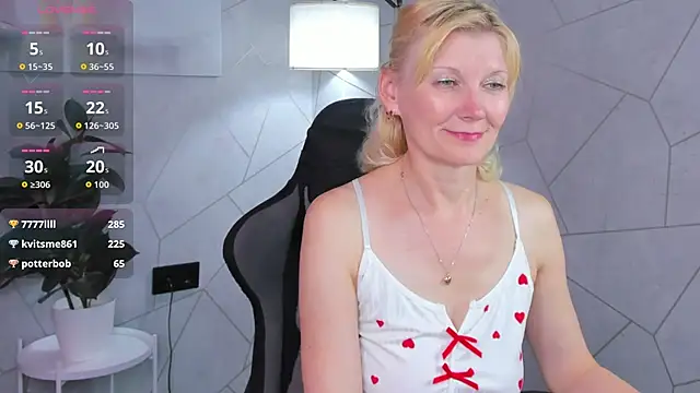 Julie_Lucas