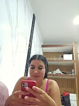 Pretty_Julieta webcam