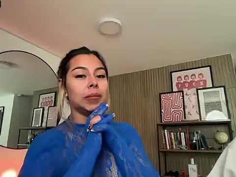 NinaDoll_ webcam