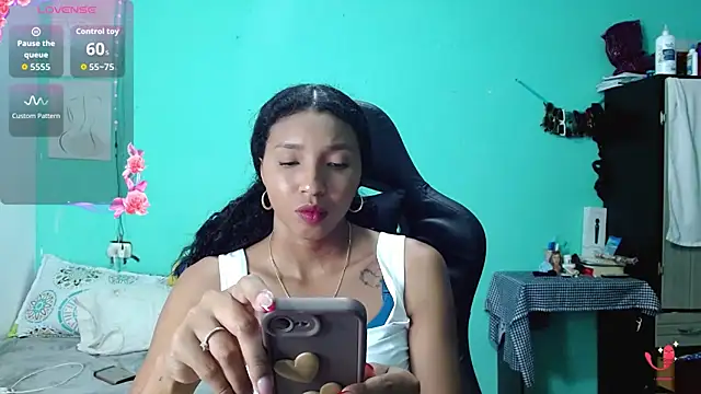 sensitive_brunette webcam