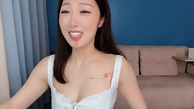 ella55-- webcam