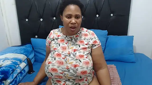 CreamyhotBoobs webcam