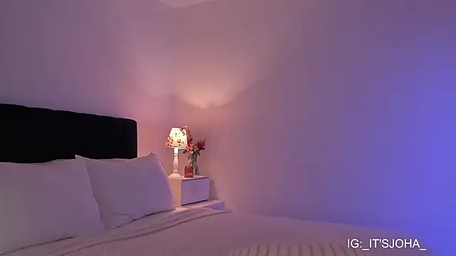 Lovinggirl_ webcam