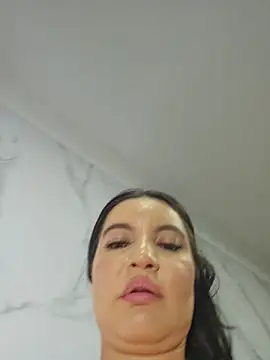 Pretty_Julieta webcam
