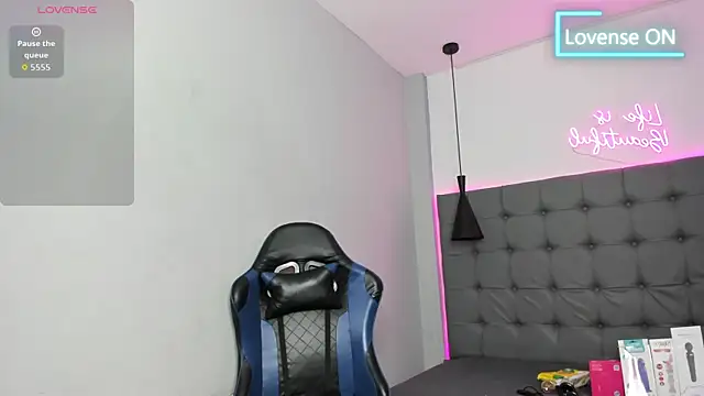 scarletcherry18 live sex cam