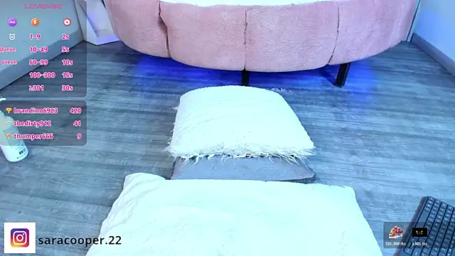 Saracooper__ webcam