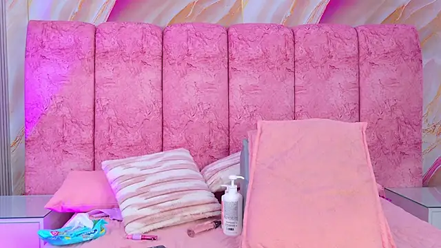 emmacurvy webcam