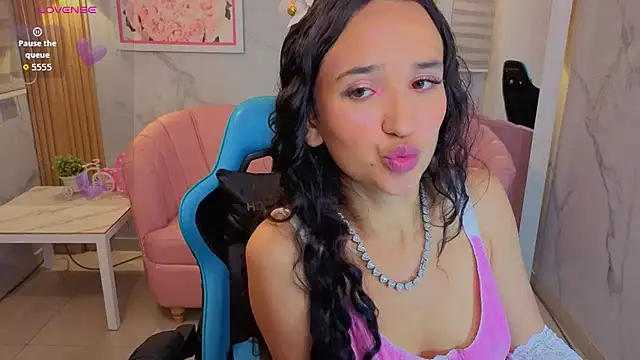 bella_vibess_s webcam