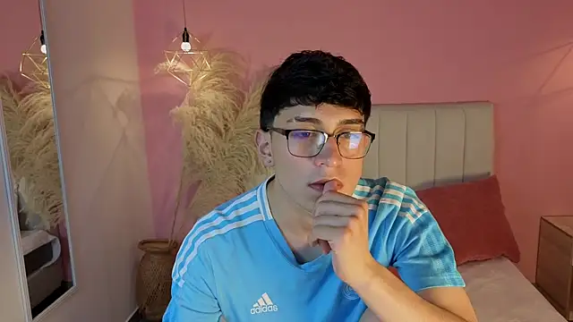 ryan_valentino webcam