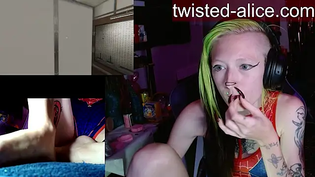 Twisted_Alice webcam