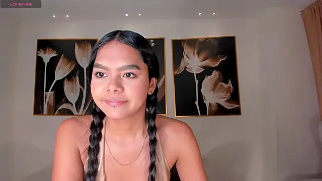 SaphiraJames webcam