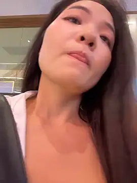 xiaochengzi505 (F milf) - 上身真空到下播