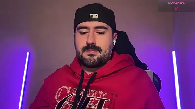 dominanttheo (Ask my age) - im horny