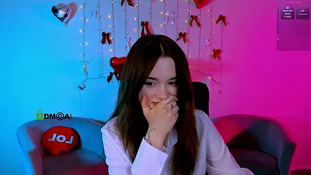 liana_kisses webcam