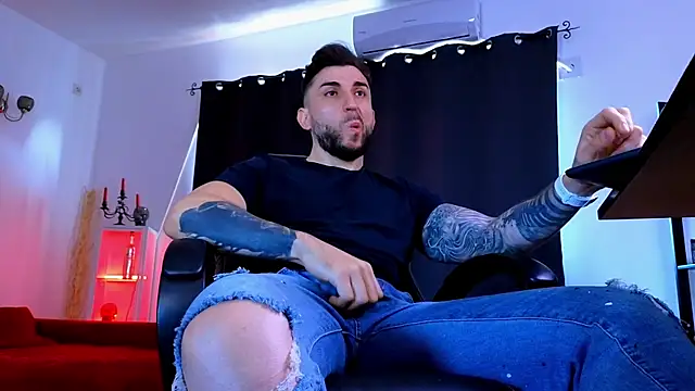 MightyAaron66 webcam