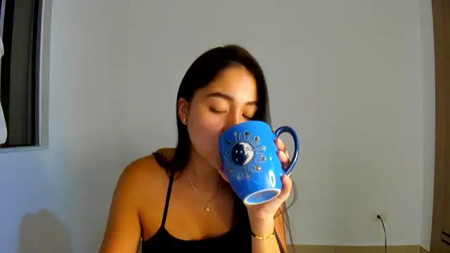 AriaMontgomery webcam