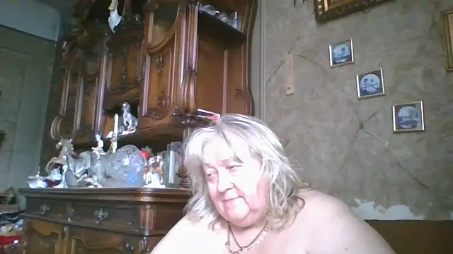 Lala-Love56 webcam
