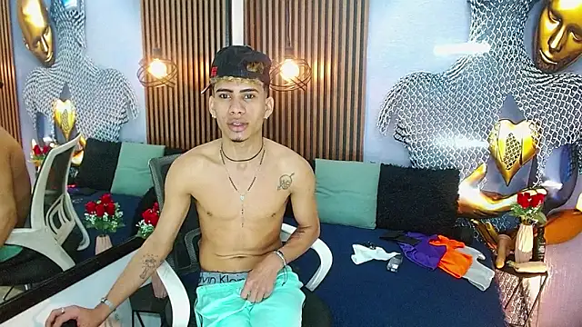 Skinny_cute_Alyer webcam