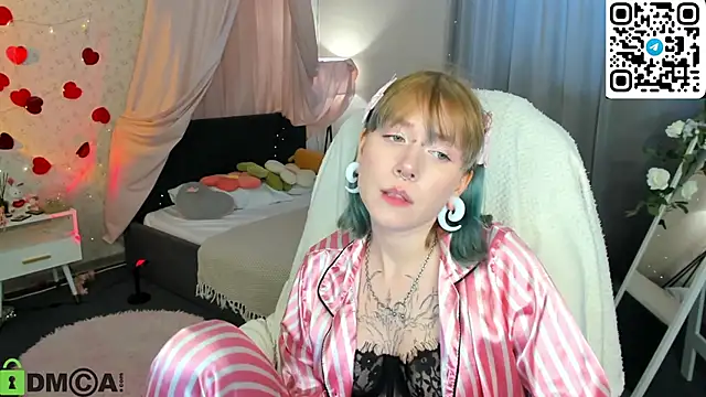 Elira_Vane webcam