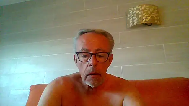 tuggy59 (M grandpa) - cum with me masurbador