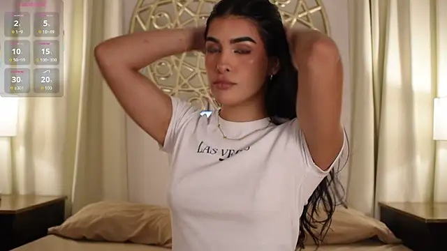 Antonellaparis_ camgirl profile preview on Stripchat
