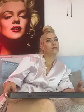 viktoria_davis_ webcam