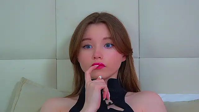 KeiraAsti webcam
