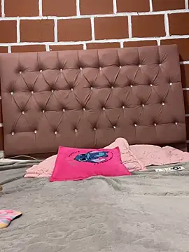 Rachellcooperrr camgirl profile preview on Stripchat