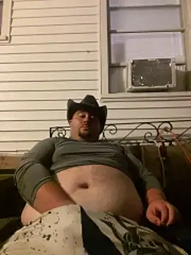 zackvick25 (M young) - Take shirt off outside