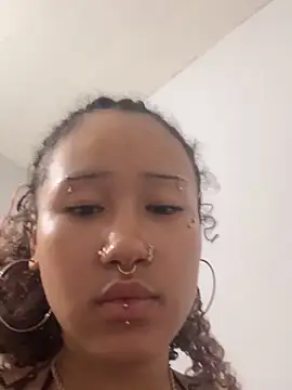 missininoir (F teen) - Show Tits🍒