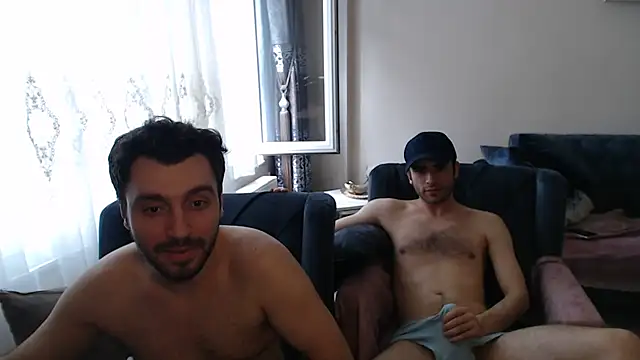 handsomeee04 - Handsomeee04's free webcam - UK Sex Cams