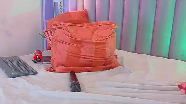 Meganlove__ webcam